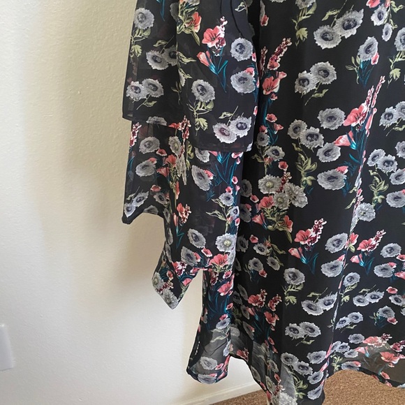 🏷 LULUS Floral print dress - Picture 9 of 10